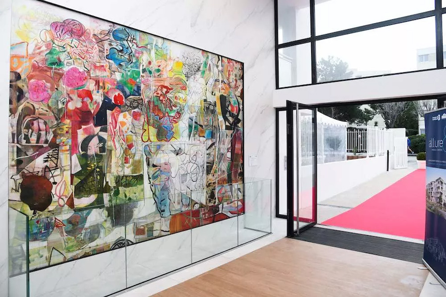 Peinture de Fausto de Nisco dans le hall d'entrée de la résidence Allure 8e